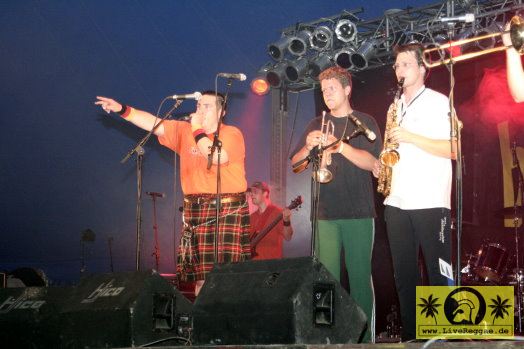 BeNuts (D) 11. Chiemsee Reggae Festival, Übersee - Tent Stage 21. August 2005 (14).jpg